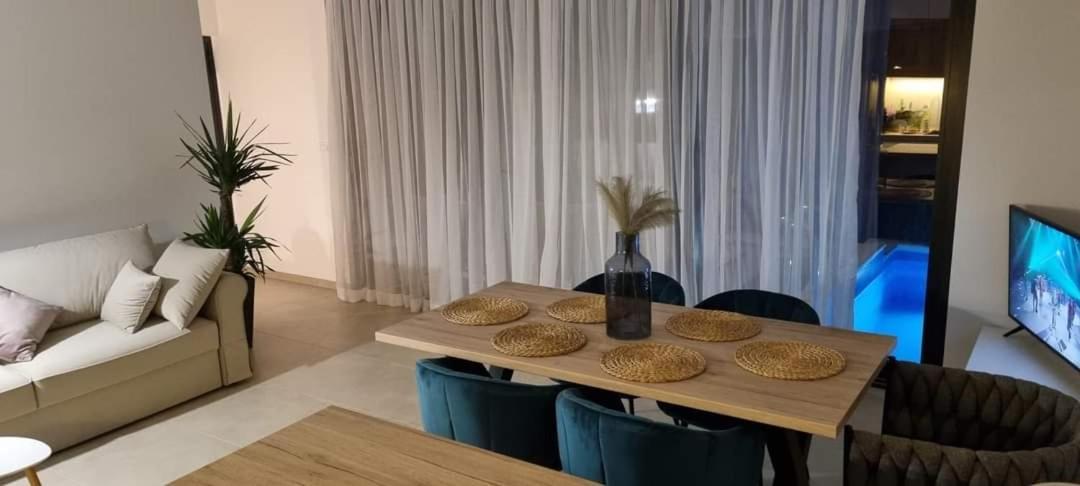 Apartments Terra Sun With Private Pool Or Jacuzzi نجيفيش المظهر الخارجي الصورة