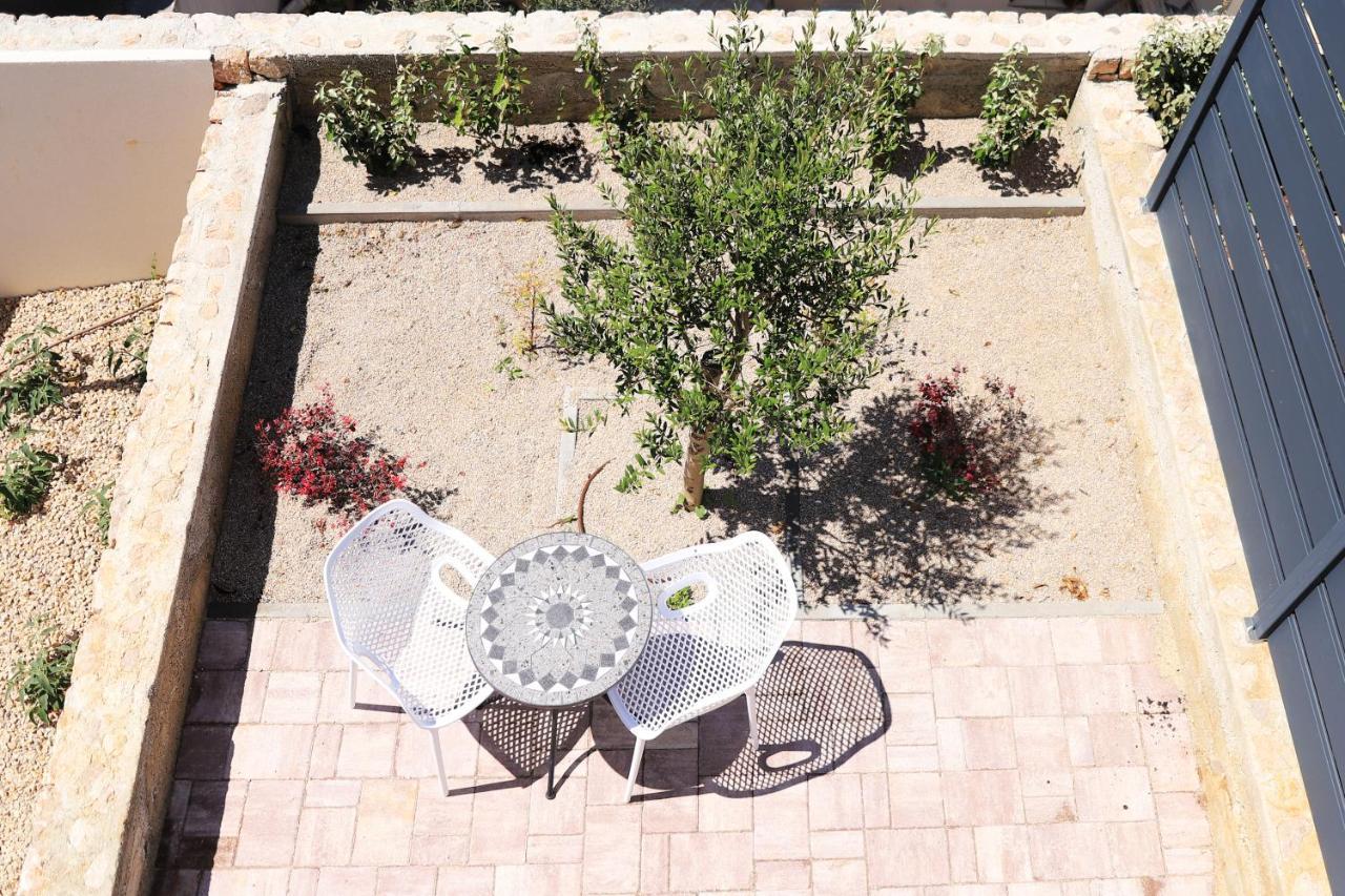 Apartments Terra Sun With Private Pool Or Jacuzzi نجيفيش المظهر الخارجي الصورة
